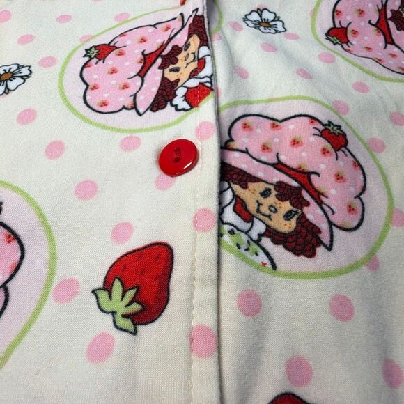 Strawberry shortcake Pajama Top Lg Short Sleeve - Picture 6 of 6